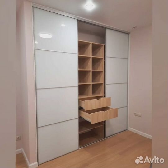 Шкаф-купе по индивидуальным размерам в коридор