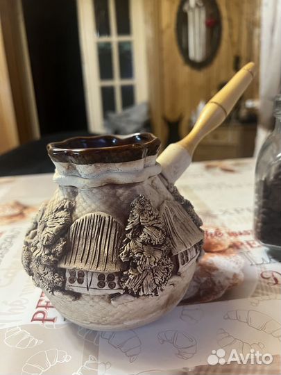 Глиняный кувшин