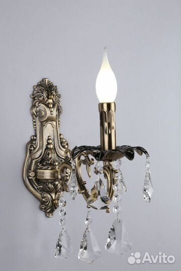 Бра настенный в спальню классика