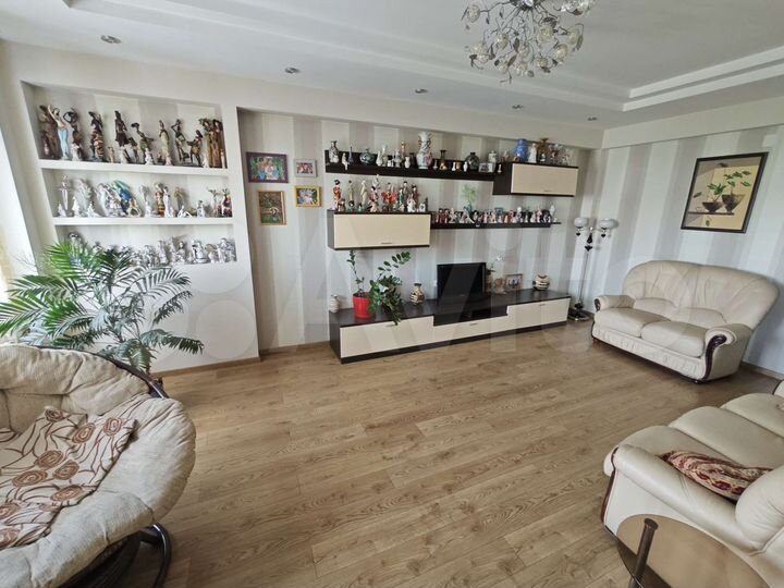 2-к. квартира, 80 м², 4/12 эт.