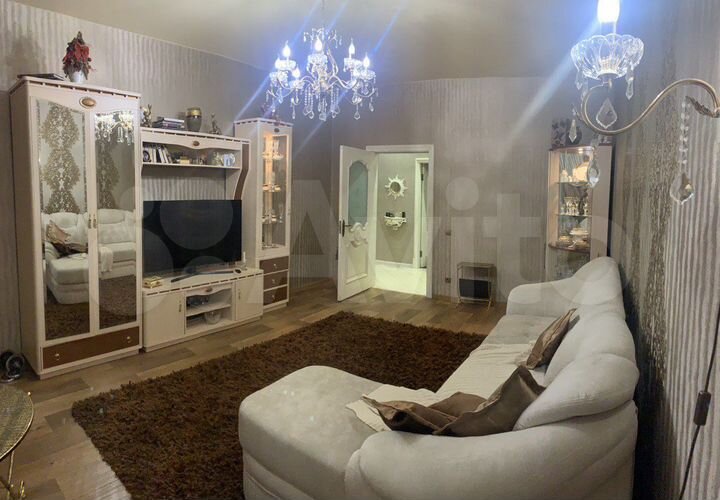 3-к. квартира, 81 м², 5/5 эт.