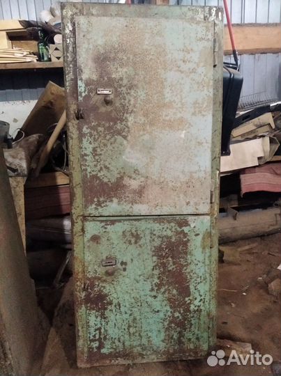 Шкаф металлический