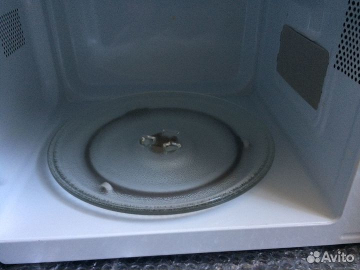 Микроволновая печь бу рабочая MO17E1W горения