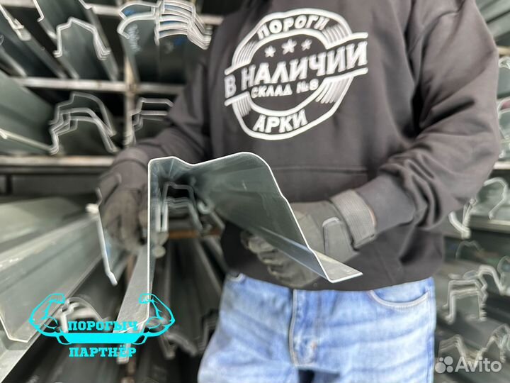 Порог Honda CR-V 2 кузовной правый