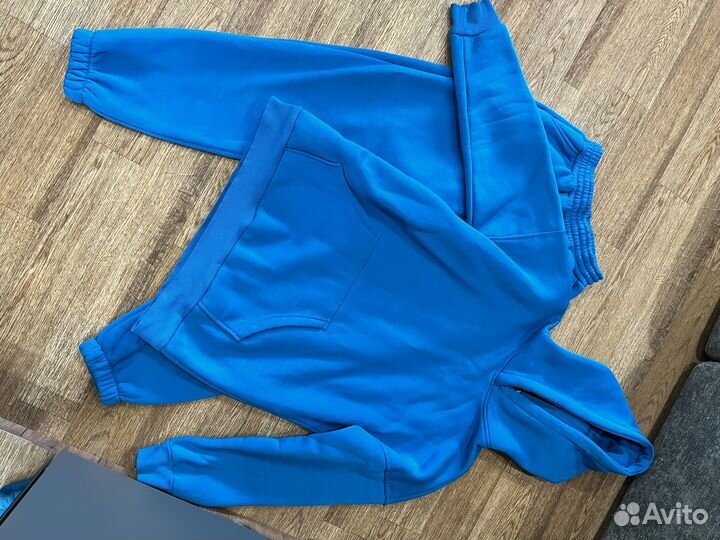 Костюм спортивный