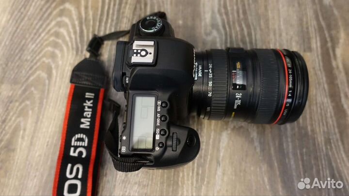 Зеркальный фотоаппарат 