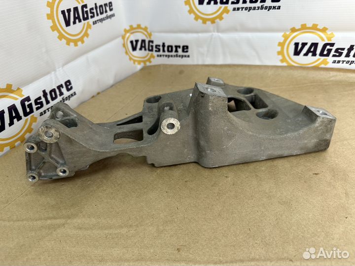 Кронштейн генератора Volkswagen Passat B6