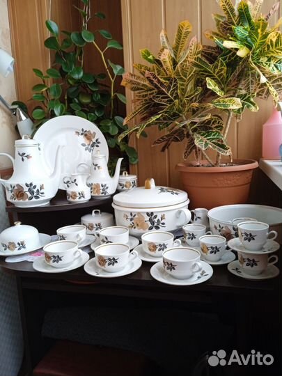 Набор посуды. Германия, фарфор легкий золотая роза