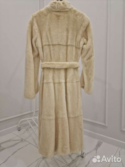 Шуба норковая белая италия