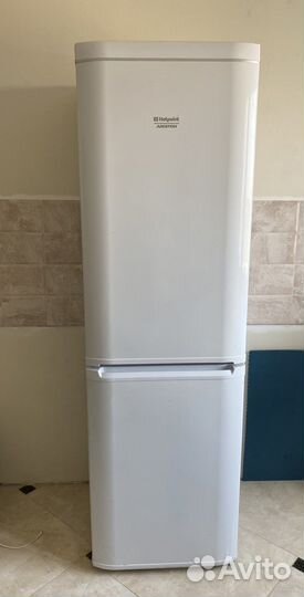 Холодильник Hotpoin-Ariston RMB 12002