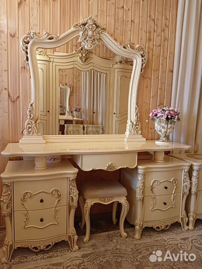 Туалетный столик Джаконда с пуфом и зеркалом