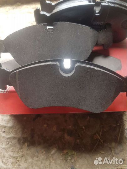 Тормозные передние колодки
