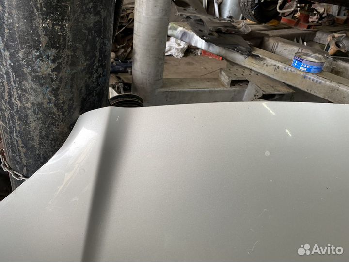 Капот toyota avensis