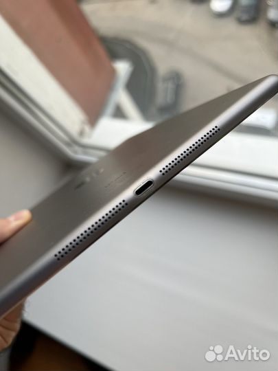 Apple iPad Air Wi-Fi + Cellular 64 гб