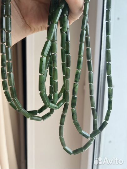 Бусы из нефрита