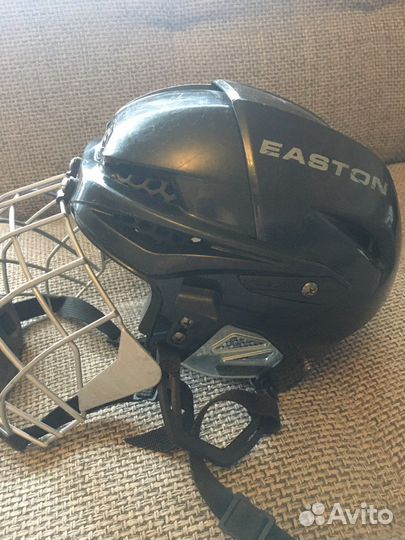 Хоккейный шлем