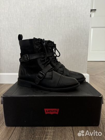 Ботинки levis