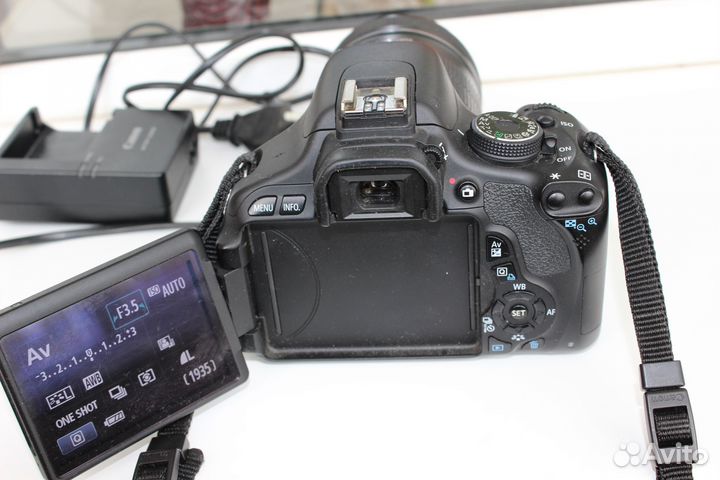 Canon EOS 600D kit 18-135