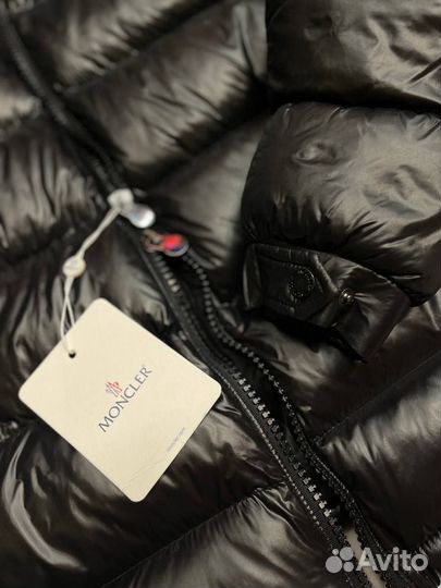 Пуховик Moncler