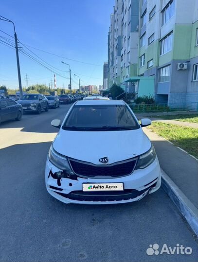 Kia Rio 1.4 МТ, 2015, битый, 190 000 км