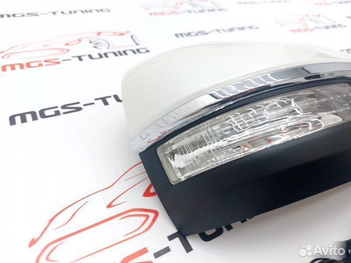 Крышки зеркал Land Cruiser 200 Executive White