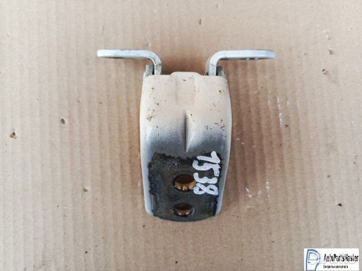 Нижняя петля передней правой двери Nissan X-Trail