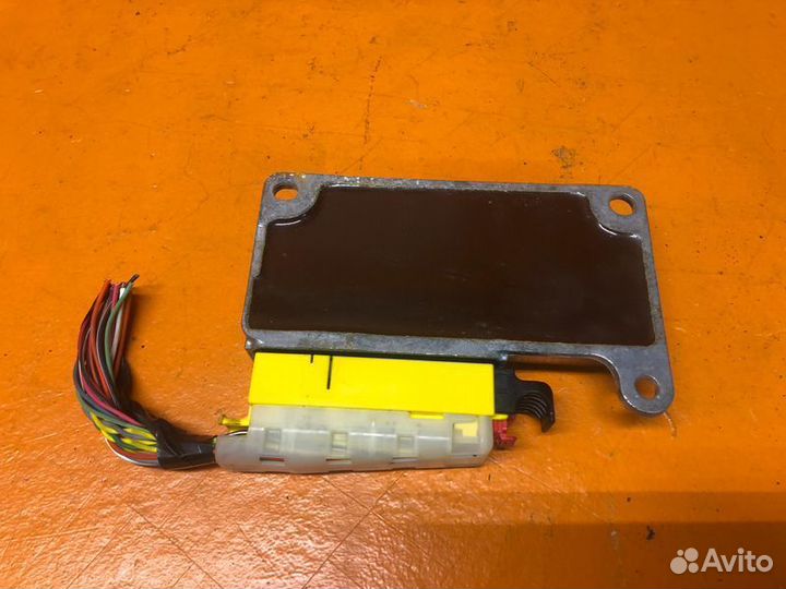 Блок управления подушками безопасности Hummer H3