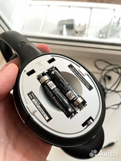 Беспроводные наушники philips