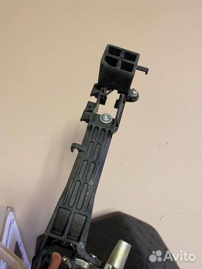 Внутренний механизм замка Lexus is250