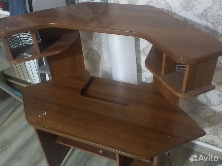 Компьютерный стол