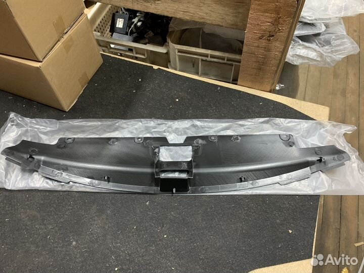 Накладка замка капота на Mitsubishi Outlander XL р