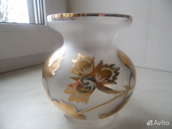 Вазы из цветного стекла