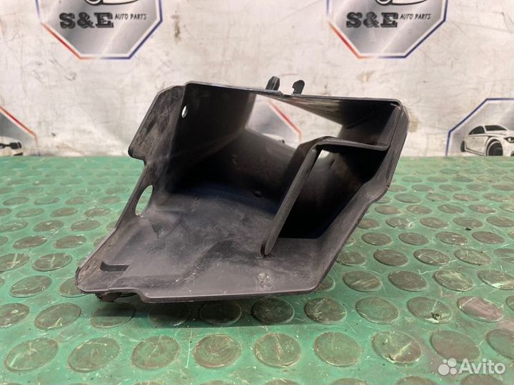 Воздуховод правый Bmw 5 F10 LCI N20B20A 2015