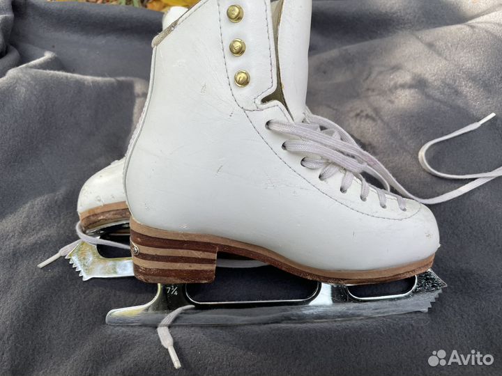 Фигурные коньки jackson freestyle 12c