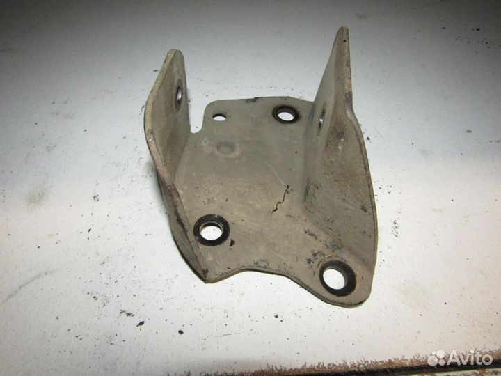 Кронштейн задней балки Sandero 2009-2014