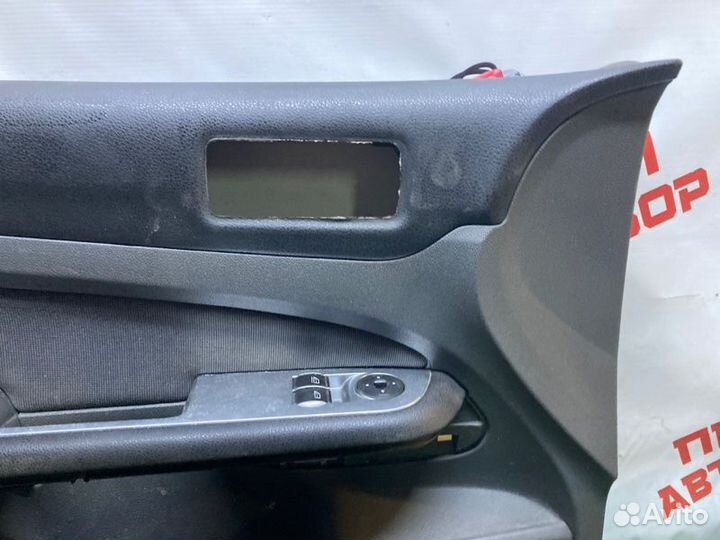 Обшивка двери передняя левая Ford Focus 2 хэтчбек