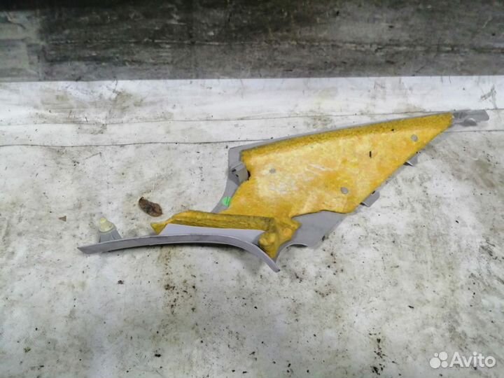 Накладка стойки задняя Mercedes W211