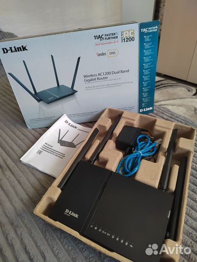 WiFi роутер D-Link DIR 825