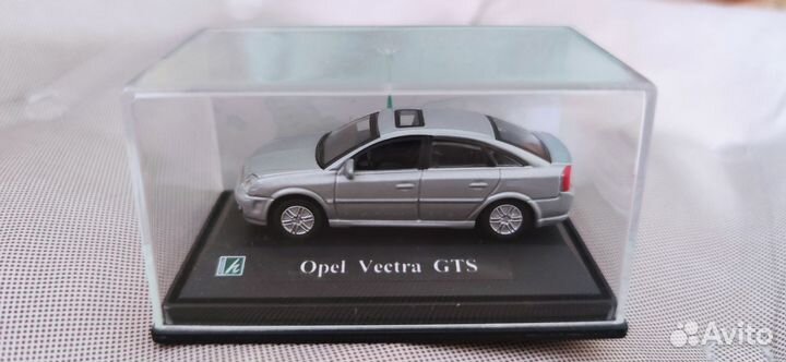 Модель автомобиля Опель Vectra GTS 1:50