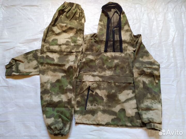 Костюмы противомоскитные, четыре вида