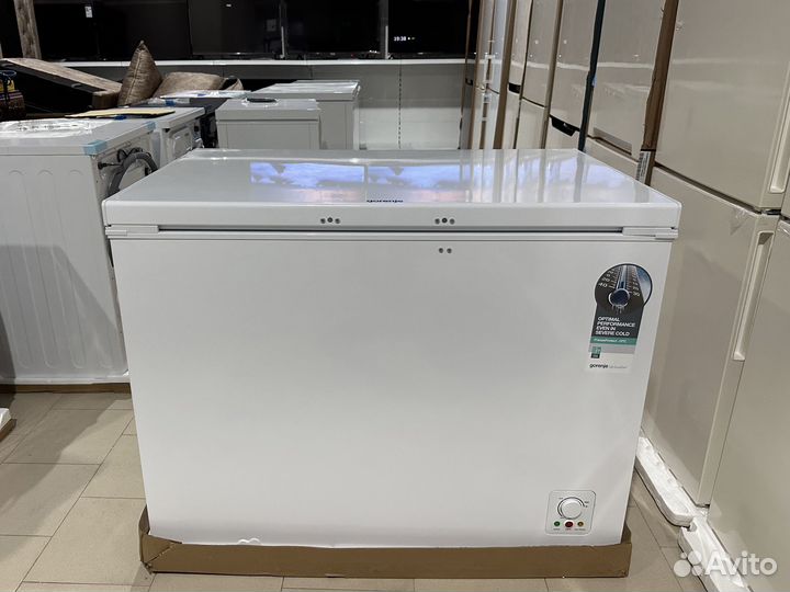 Морозильный ларь Gorenje FH301CW белый