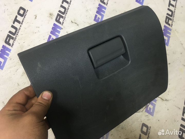 Крышка бардачка Форд Фокус 2