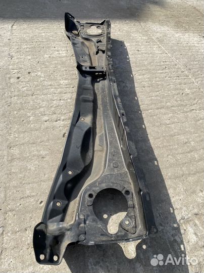 Жабо железный под лобовое highlander 2014-2019