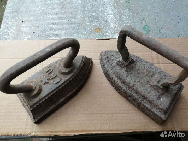 Утюг старинный