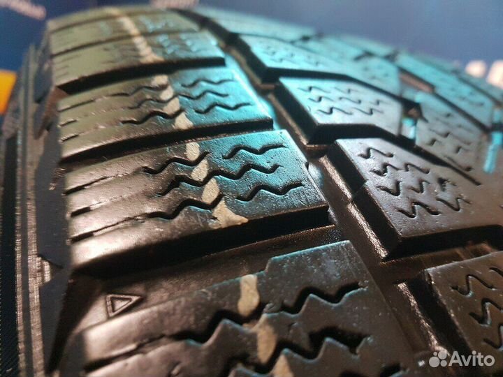 Kumho I'Zen RV KC15 255/55 R18