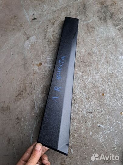 Накладка двери правый Ford Fiesta mk5