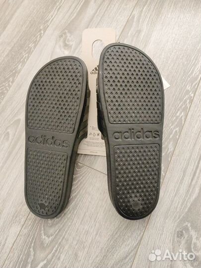 Шлепанцы adidas