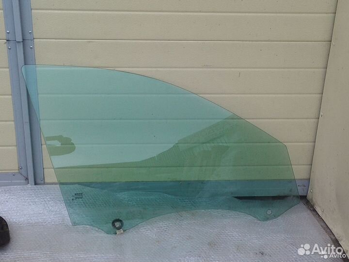 Рено Лагуна 2 хечбек дверные стекла