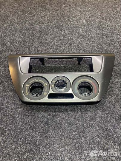 Накладка в салоне Mitsubishi Lancer 9 4G18 2006