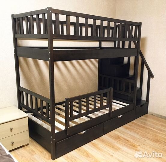 Детская Двухъярусная кровать с лесенкой комод